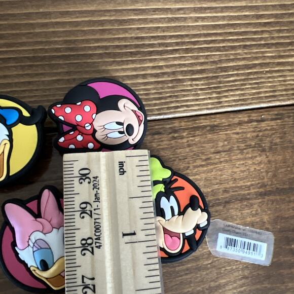 (5) NWT Disney Shoe Charms For Crocs Minnie Mouse Goofy Donald Daisy Authentic - Picture 6 of 9